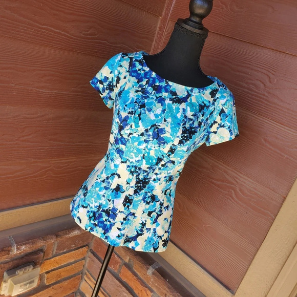 Ann Taylor Women's Size Small Floral Blouse Teal Blue Yellow Back Zip Top - Picture 2 of 9